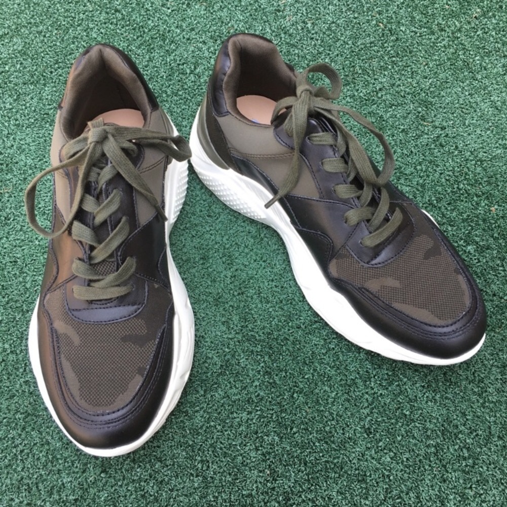 NWT Steve Madden Reverse Leather Camo Sneaker 8.5